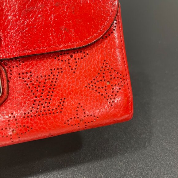Louis Vuitton Red Monogram Mahina Leather Amelia Wallet (139616) - Picture 4 of 10